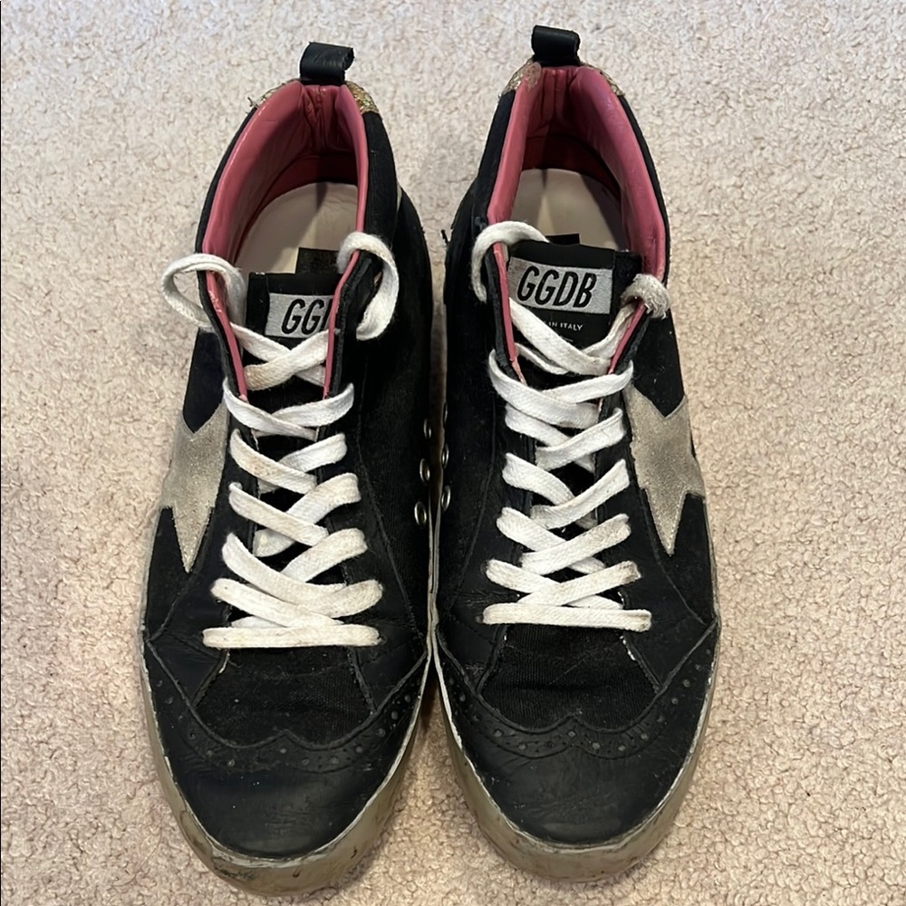 Golden Goose black mid stars
